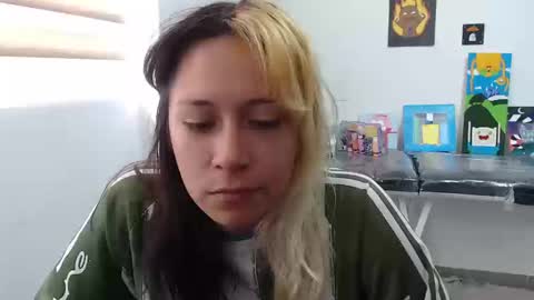 Mia online show from 09.20.25