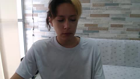 Mia online show from 09.25.25