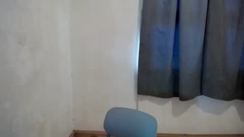 Snapshot of hot_precious_nikki chatting on 10.10.25 Nikki online show from 10.10.25