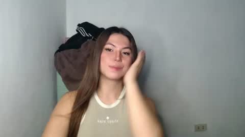 Snapshot of hot_precious_nikki chatting on 04.18.26 Nikki online show from 04.18.26