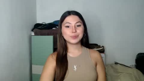 Snapshot of hot_precious_nikki chatting on 04.29.26 Nikki online show from 04.29.26