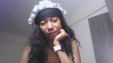 Snapshot of hot_sexxy_love chatting on 06.02.26 Hanan online show from 06.02.26