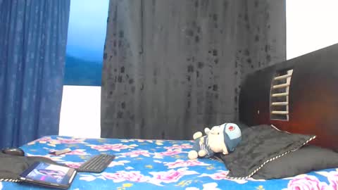 Snapshot of hot_sharks__ chatting on 11.14.25 Hot Sharks online show from 11.14.25