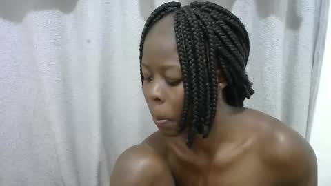Snapshot of hot_shayla chatting on 04.21.26 esiiii online show from 04.21.26