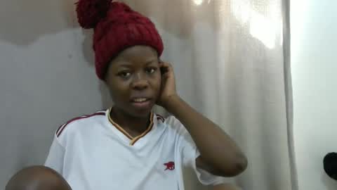 Snapshot of hot_shayla chatting on 05.27.26 esiiii online show from 05.27.26