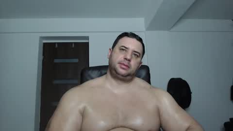 Snapshot of hot_stefano1 chatting on 10.19.25 Stefano.. online show from 10.19.25