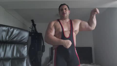 Snapshot of hot_stefano1 chatting on 11.15.25 Stefano.. online show from 11.15.25