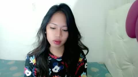 Snapshot of hot_sweet_xoxo chatting on 09.18.25 Khoie online show from 09.18.25