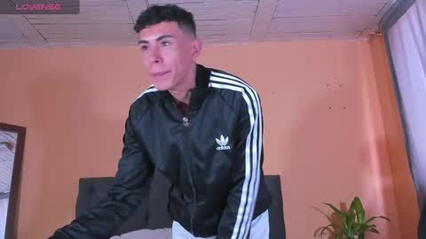 hot_twinks83 online show from 01.14.25