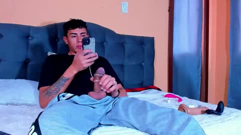 hot_twinks83 online show from 01.29.25