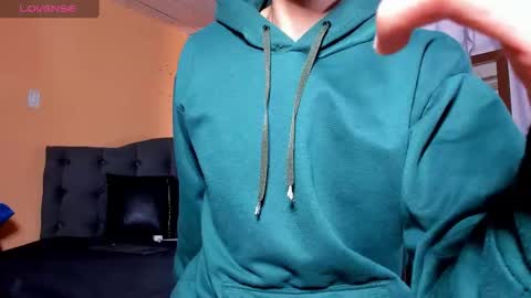 hot_twinks83 online show from 03.10.25