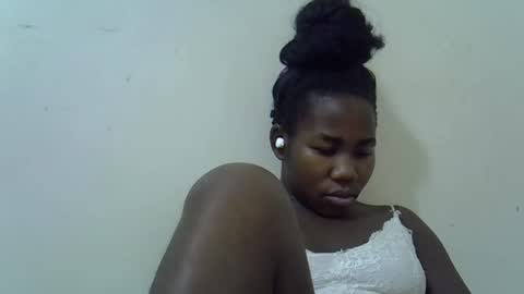 Snapshot of hotagrace chatting on 09.27.25 hotagrace online show from 09.27.25