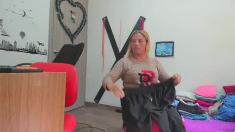 hotandfierylatinos online show from 01.14.25