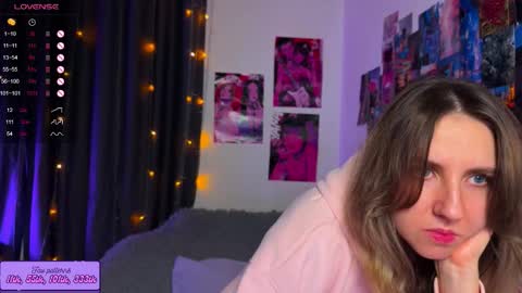 Snapshot of hotarutomo chatting on 09.29.25 Next stream 28112024 8 GMT 3 online show from 09.29.25