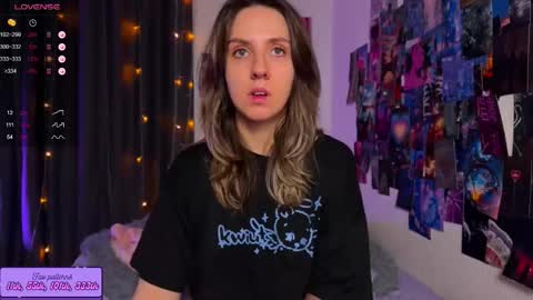 Snapshot of hotarutomo chatting on 09.30.25 Next stream 28112024 8 GMT 3 online show from 09.30.25