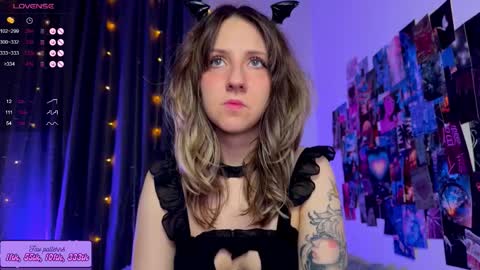 Snapshot of hotarutomo chatting on 10.13.25 Next stream 28112024 8 GMT 3 online show from 10.13.25