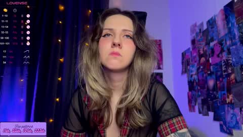 Snapshot of hotarutomo chatting on 10.25.25 Next stream 28112024 8 GMT 3 online show from 10.25.25