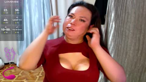 Snapshot of hotasian_mama chatting on 10.17.25 Grace online show from 10.17.25