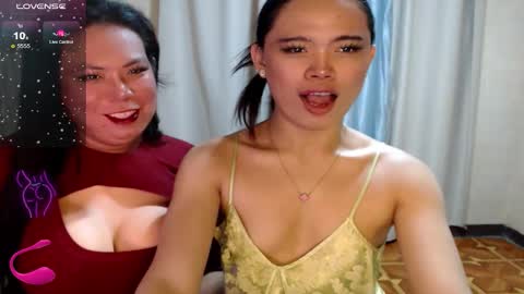 Snapshot of hotasian_mama chatting on 10.18.25 Grace online show from 10.18.25