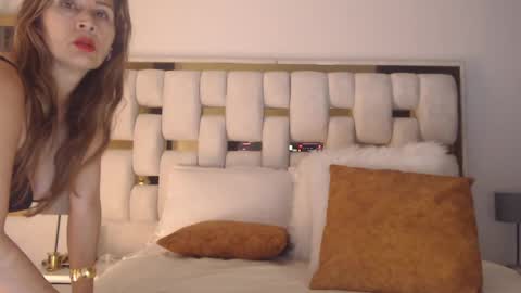 Bella Milf online show from 10.01.25