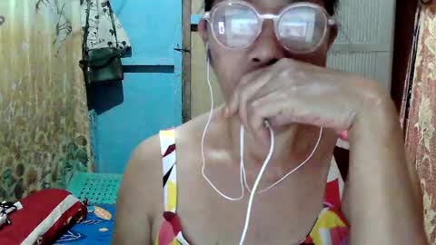 Snapshot of hotbetty_45 chatting on 04.24.26 hotbetty_45 online show from 04.24.26