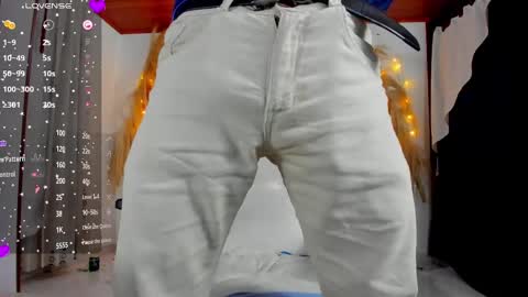 Snapshot of hotblue_98 chatting on 01.22.25 Red online show from 01.22.25