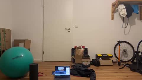 Snapshot of hotboyfeet92 chatting on 01.28.25 hotboyfeet92 online show from 01.28.25