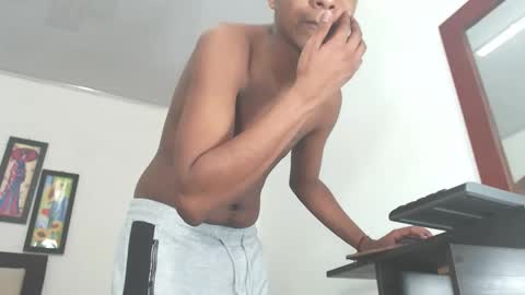 Snapshot of hotboyluxe chatting on 02.10.26 hotboyluxe online show from 02.10.26