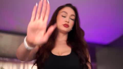 Anais online show from 11.16.25