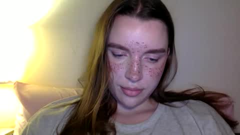 Snapshot of hoteffy chatting on 05.21.26 effy online show from 05.21.26