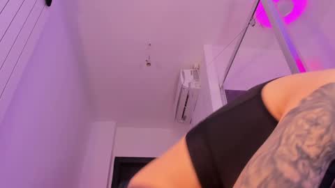 hotfallingdevil online show from 02.20.26