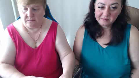 Snapshot of hotfiremommy chatting on 10.05.25 LimonkaFire online show from 10.05.25