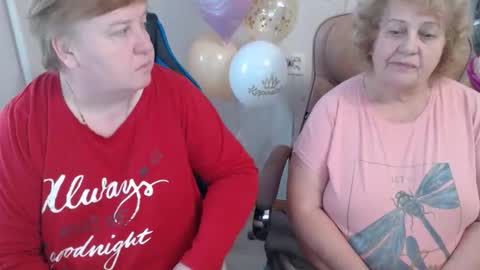 Snapshot of hotfiremommy chatting on 10.20.25 LimonkaFire online show from 10.20.25