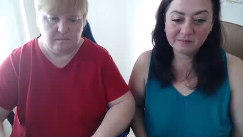 Snapshot of hotfiremommy chatting on 10.31.25 LimonkaFire online show from 10.31.25