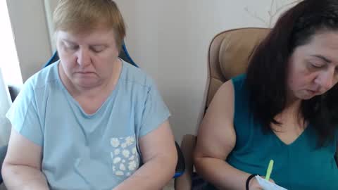 Snapshot of hotfiremommy chatting on 11.09.25 LimonkaFire online show from 11.09.25