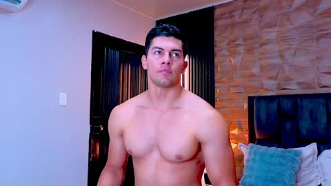Snapshot of hotfuckers4uu chatting on 05.25.26 felipe marcello online show from 05.25.26