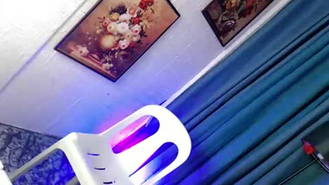 Snapshot of hotfucking_queen1111 chatting on 11.17.25 hotfucking_queen1111 online show from 11.17.25