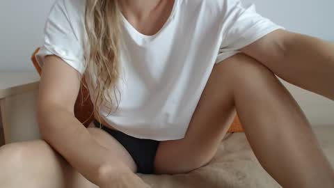 Snapshot of hotginger111 chatting on 09.29.25 hotginger111 online show from 09.29.25