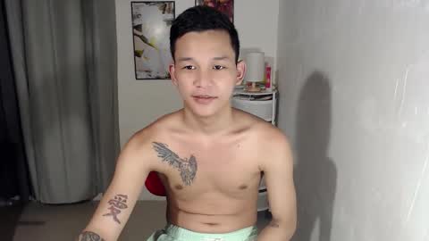 Snapshot of hotguy0503 chatting on 10.19.25 hotguy0503 online show from 10.19.25