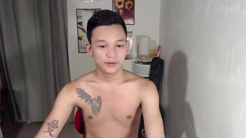 Snapshot of hotguy0503 chatting on 10.20.25 hotguy0503 online show from 10.20.25