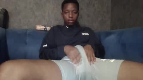 Snapshot of hotguyy001 chatting on 03.08.25 hotguyy001 online show from 03.08.25