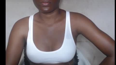 Snapshot of hotjessie0 chatting on 10.13.25 hotjessie0 online show from 10.13.25