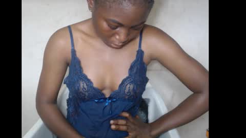 Snapshot of hotjessie0 chatting on 11.04.25 hotjessie0 online show from 11.04.25