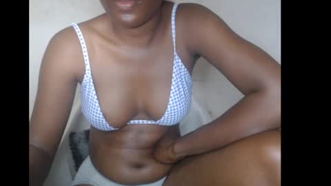 Snapshot of hotjessie0 chatting on 11.13.25 hotjessie0 online show from 11.13.25