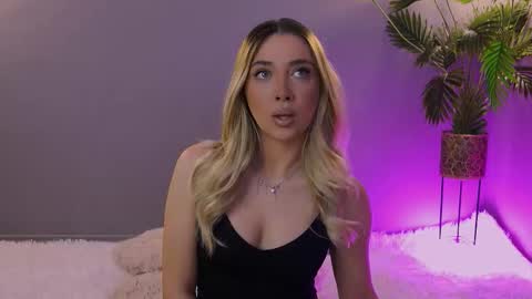 Snapshot of hotjessxx chatting on 03.23.26 Maria online show from 03.23.26