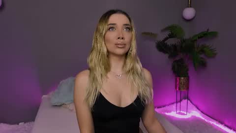 Snapshot of hotjessxx chatting on 03.25.26 Maria online show from 03.25.26