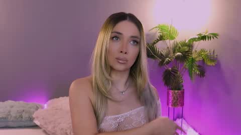 Snapshot of hotjessxx chatting on 03.28.26 Maria online show from 03.28.26