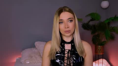 Snapshot of hotjessxx chatting on 04.29.26 Maria online show from 04.29.26