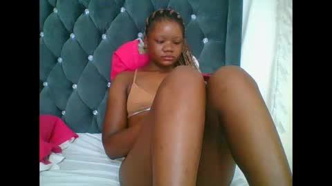 Snapshot of hotjeylee chatting on 01.18.26 LOYCE online show from 01.18.26