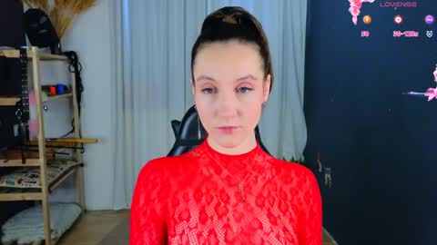 Snapshot of hotlaracroft chatting on 05.05.26 Allison online show from 05.05.26